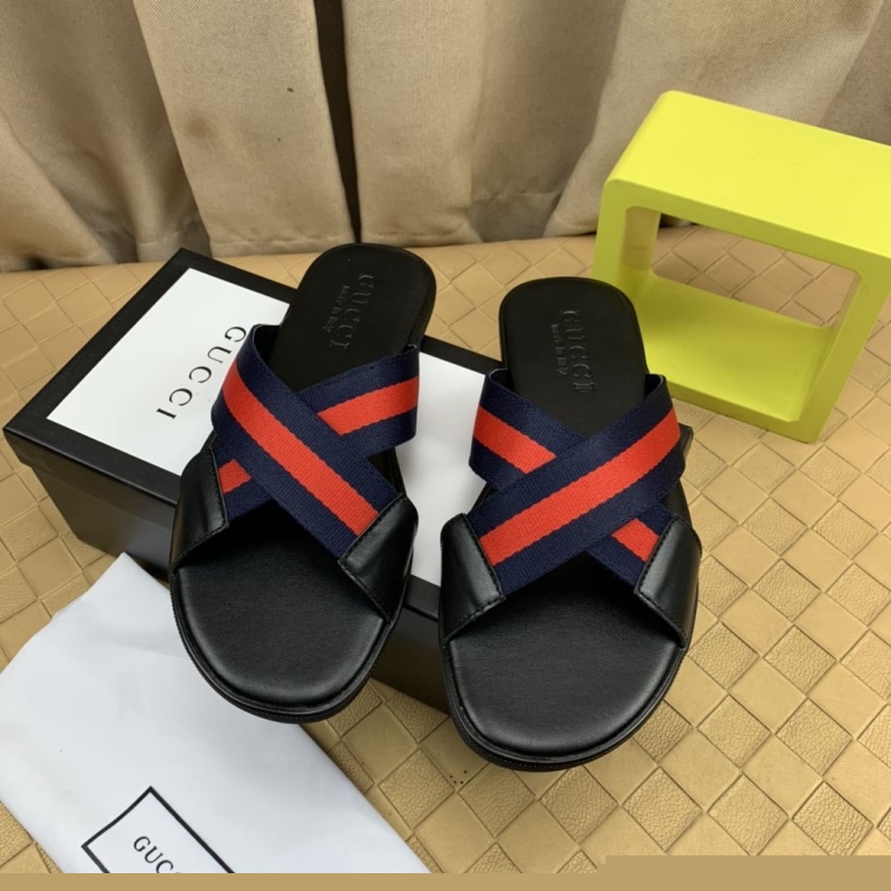 G*u*i slippers